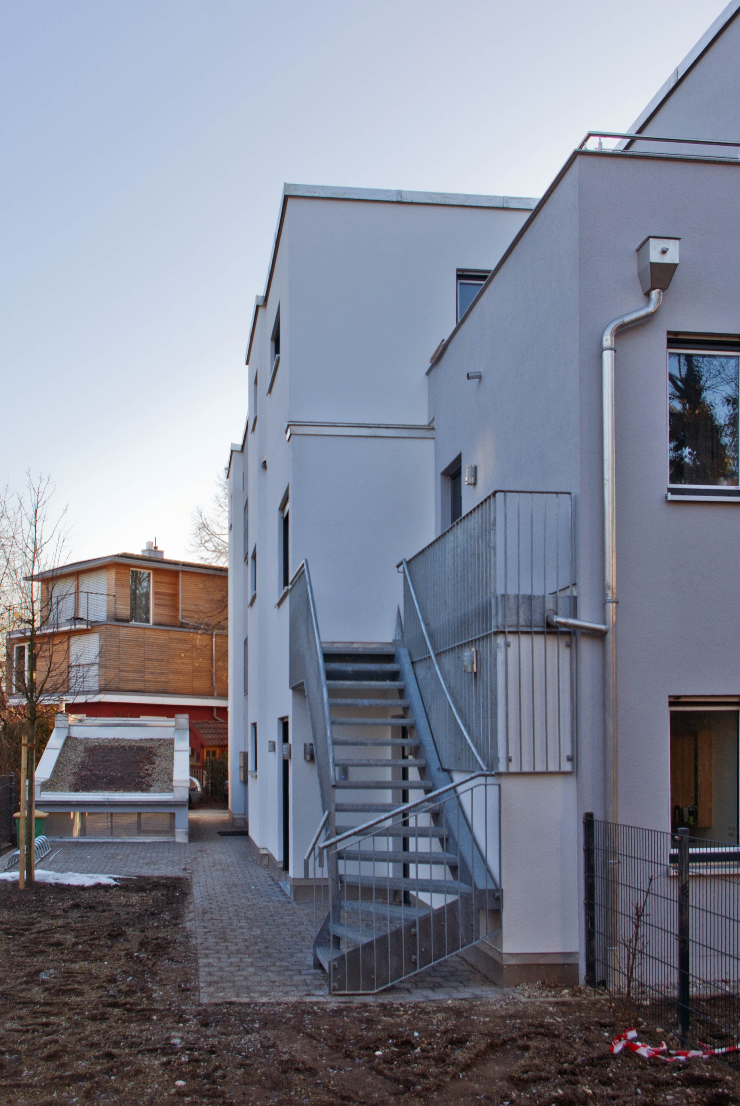Neubau Mehfamilienwohnhaus München Ansicht Westen